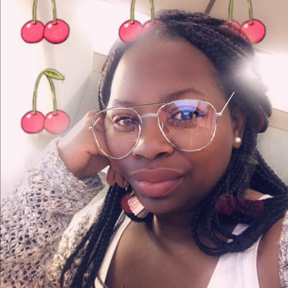 Meet your Posher, Lynikka